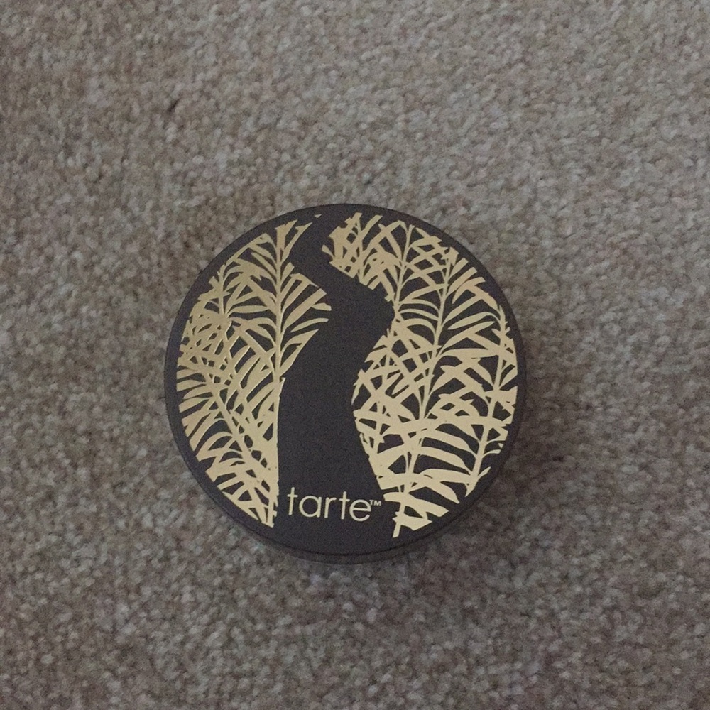 Tarte Smooth Operator finishing powder.
